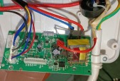 热水器盖子拆卸步骤是什么？