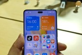 荣耀手机背面为何会闪闪发光？这是正常现象吗？