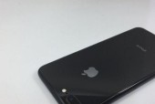 苹果15显示屏显示灰色的原因是什么？