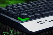 键盘冒绿光代表什么？出现这种情况应该怎么办？