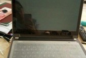 电脑显示器出现串格怎么修复？串格现象的原因是什么？