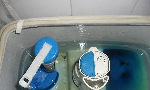 洗衣机水箱不会进水解决方法（解决洗衣机水箱不进水的实用技巧）  第1张