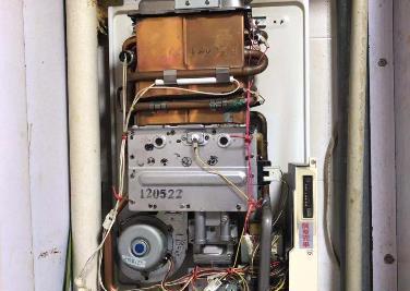 热水器排水不打火的解决方法（热水器排水问题的原因及解决方案）  第3张