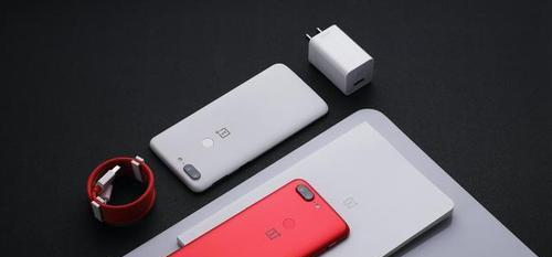 全面屏手机6G运存吃鸡游戏体验如何？哪款手机更胜一筹？  第1张