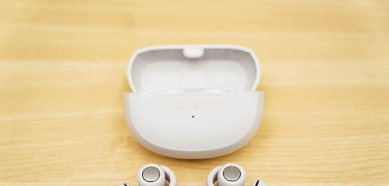 王楚钦佩戴的蓝牙耳机品牌是什么？这款耳机有何特点？  第3张