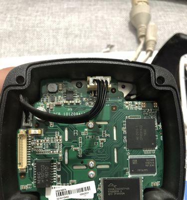 手机扣式摄像头拆卸步骤是什么？  第2张