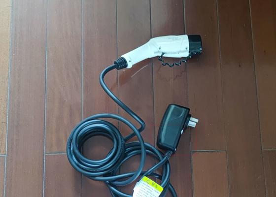 双人充电器使用方法是什么？如何正确使用？  第3张