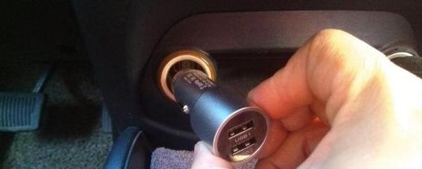 轿车充电器如何正确使用？使用过程中应注意什么？  第1张
