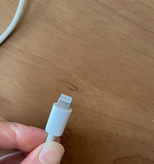 苹果充电器双头坏了如何修理？修理充电器需要注意什么？  第1张