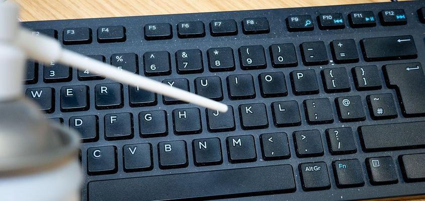 键盘清理用什么工具最好？如何保持键盘清洁？  第1张