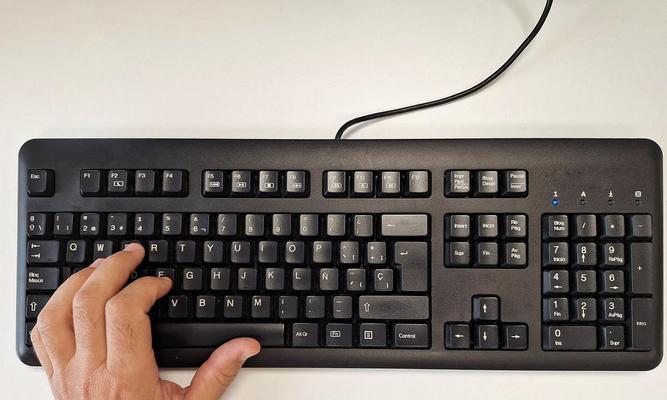 键盘清理用什么工具最好？如何保持键盘清洁？  第3张