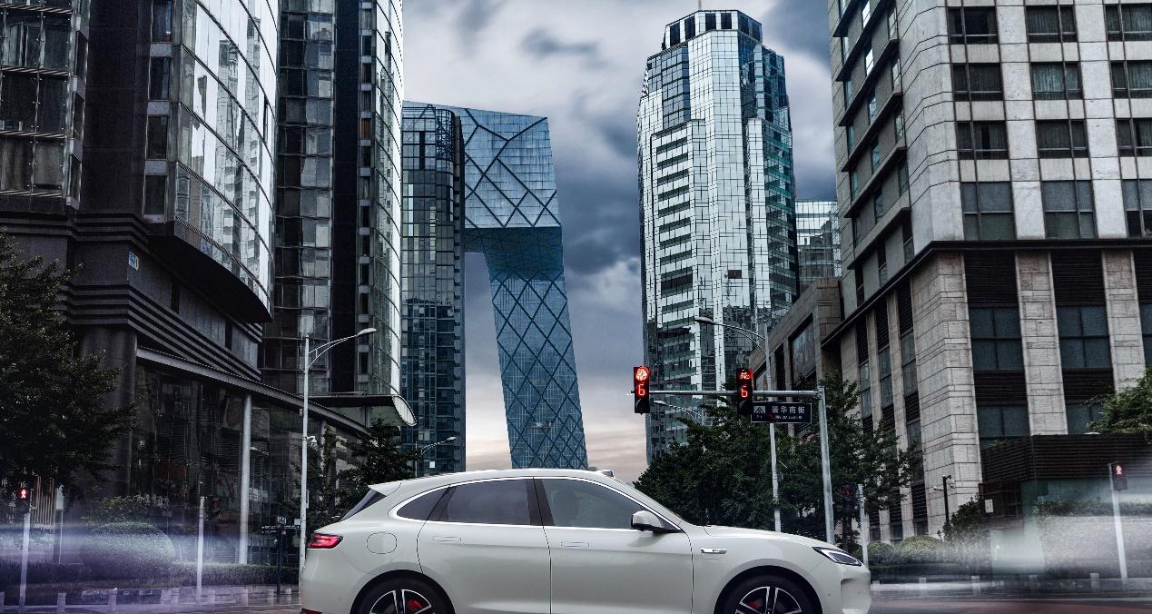 高考后学车潮来临！智能 SUV 问界新 M5 Ultra 成年轻人购车优选  第3张