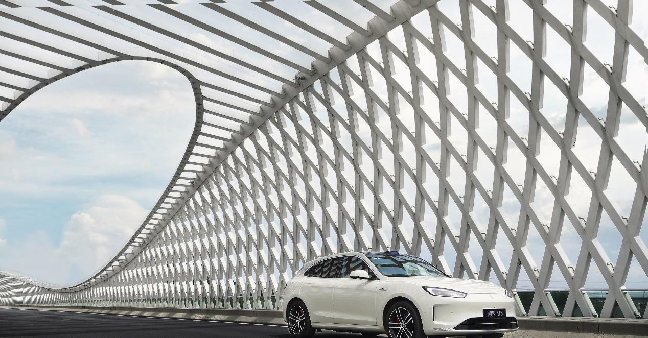 高考后学车潮来临！智能 SUV 问界新 M5 Ultra 成年轻人购车优选  第4张